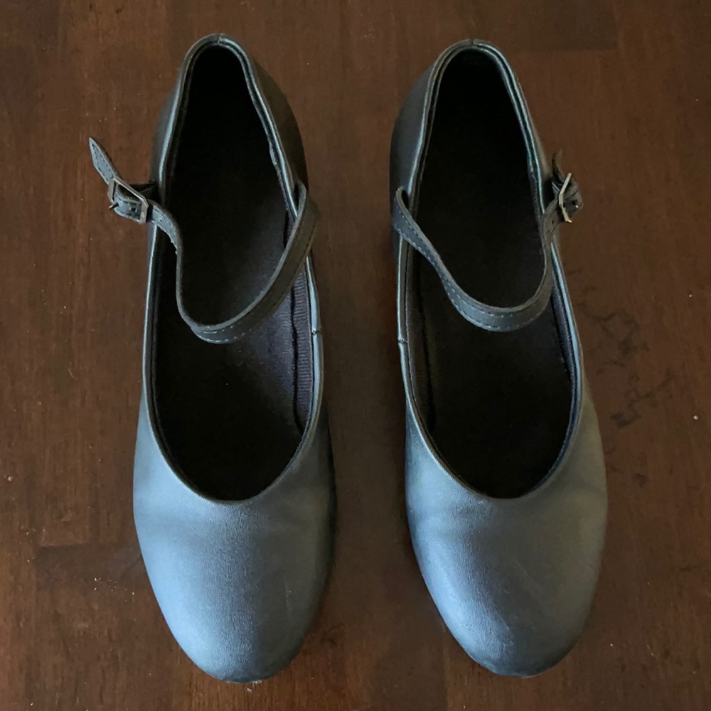 Womens size 7.5 Theatricals black tap shoes